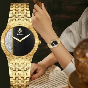Stylish Gold Watch with Black and Silver Dial